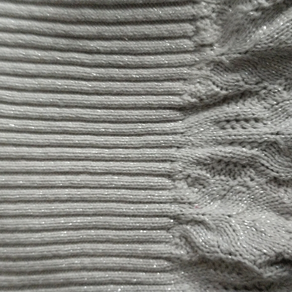 SOLD !!  🆕💥 Designer Valerie Stevens Silver MTLC Sweater NWT Medium - Picture 12 of 12